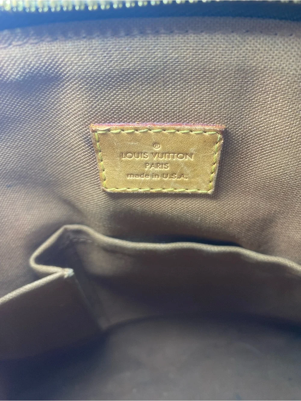 Louis Vuitton Tivoli GM Monogram Shoulder Bag with Tan Trim - Picture 11 of 16